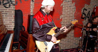 Музыкальный сборник: сборник сайтов о музыке и звуке - группах, исполнителях, альбомах, студиях звукозаписи, аккордах, нотах, mp3, realaudio. Все музыкальные сайты в одном МузСборнике!